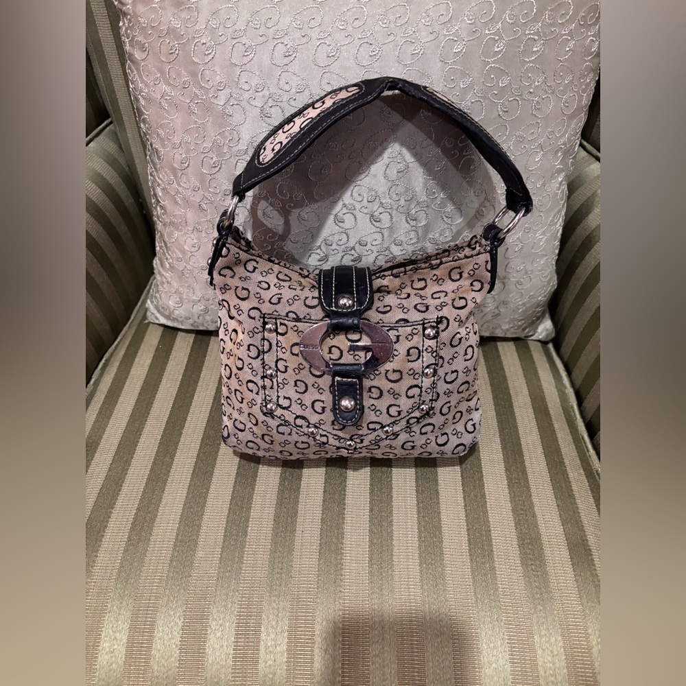 Guess Y2K Vintage Bag Cutest little Guess Bag‎ Ever!